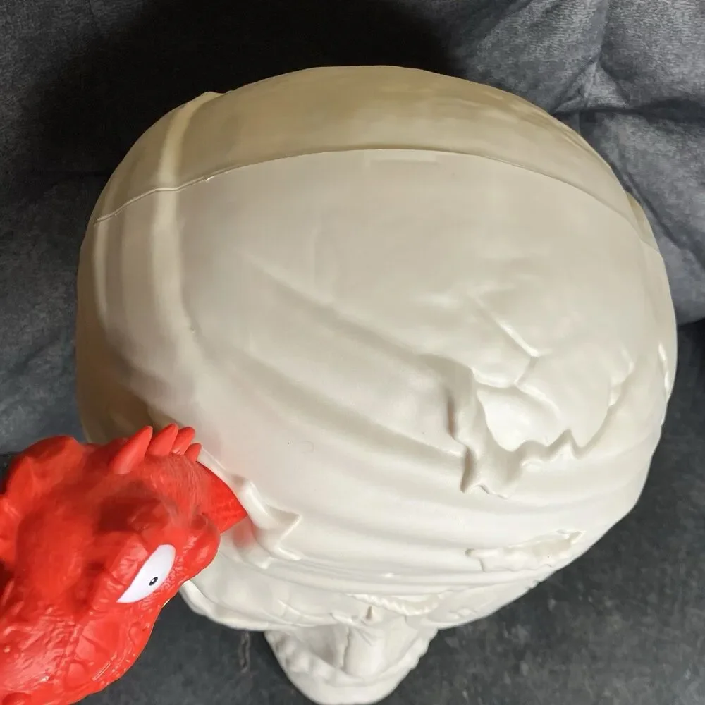 Zuru Large Halloween Plastic Skull And Dinosaur Lights & Sounds 12.5”x 9